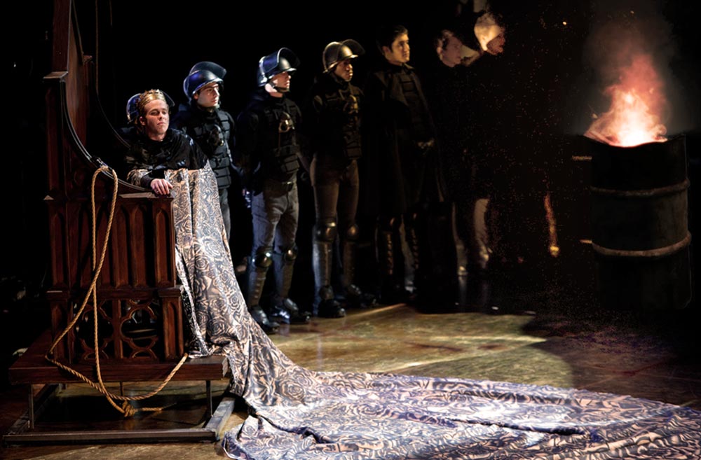 Richard III : Immersive Media Richard III, custom holographic projections, modified video game engine